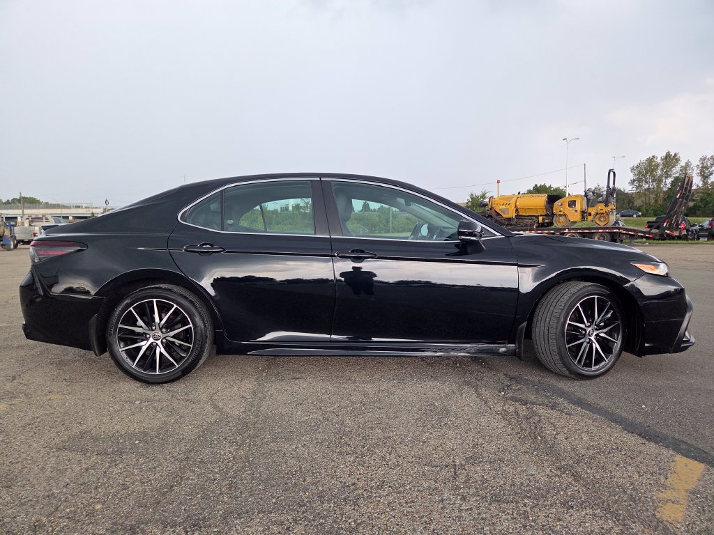 Used 2024 Toyota Camry SE w/ Cold Weather Package FWD image 25
