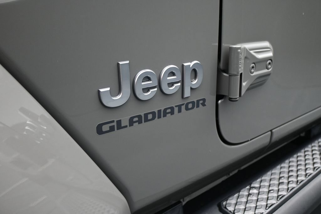 Used 2022 Jeep Gladiator Overland w/ Popular Equipment Package AWD/4WD image 9