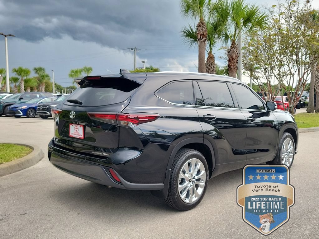 Certified 2026 Toyota Highlander Limited AWD/4WD image 4