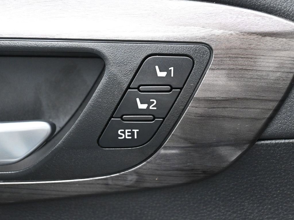 Certified 2025 Toyota Highlander Platinum image 15