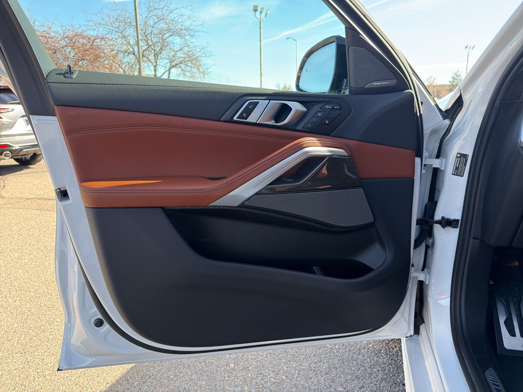 Used 2022 BMW X6 M50i w/ Premium Package image 10
