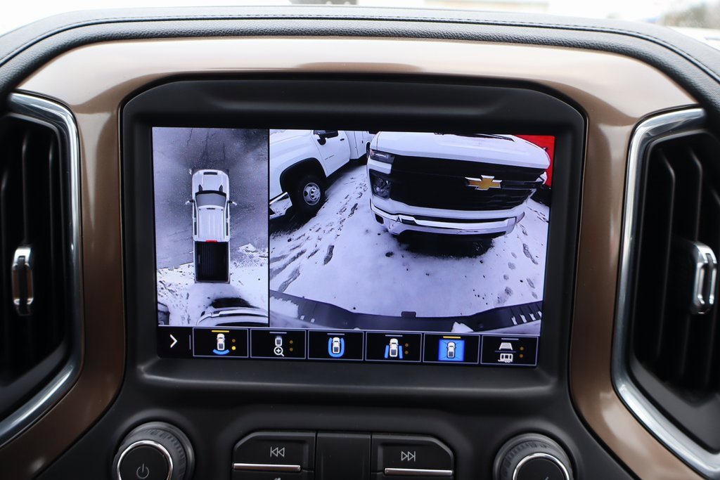 Used 2022 Chevrolet Silverado 3500 High Country w/ Safety Package II image 9