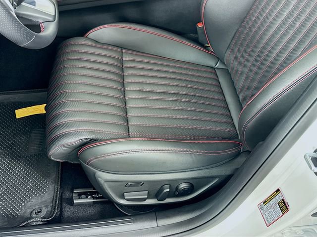 Certified 2025 Genesis G70 3.3T Advanced image 20