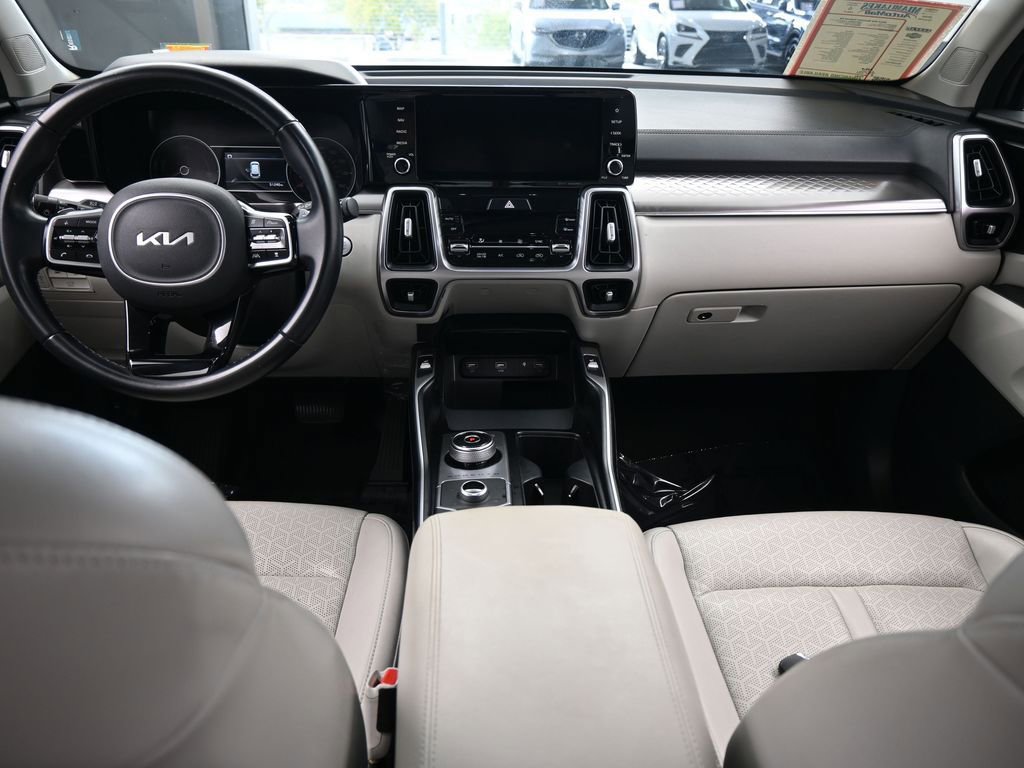 Used 2022 Kia Sorento EX w/ Panoramic Sunroof Package image 44