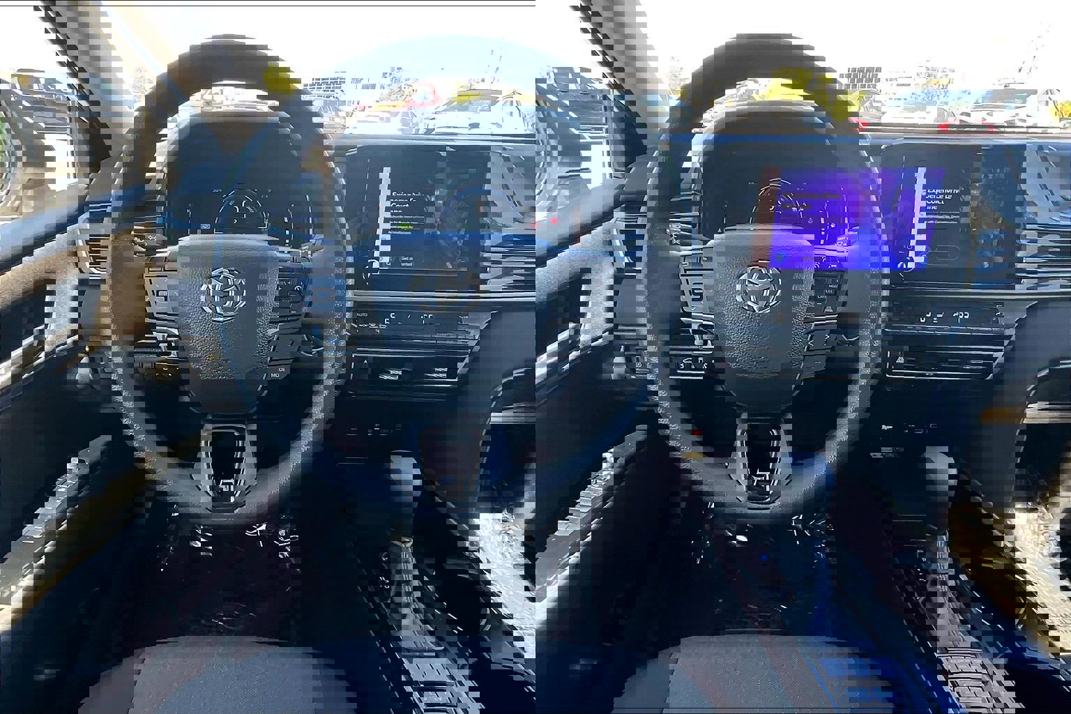 Used 2025 Toyota Camry LE FWD image 5