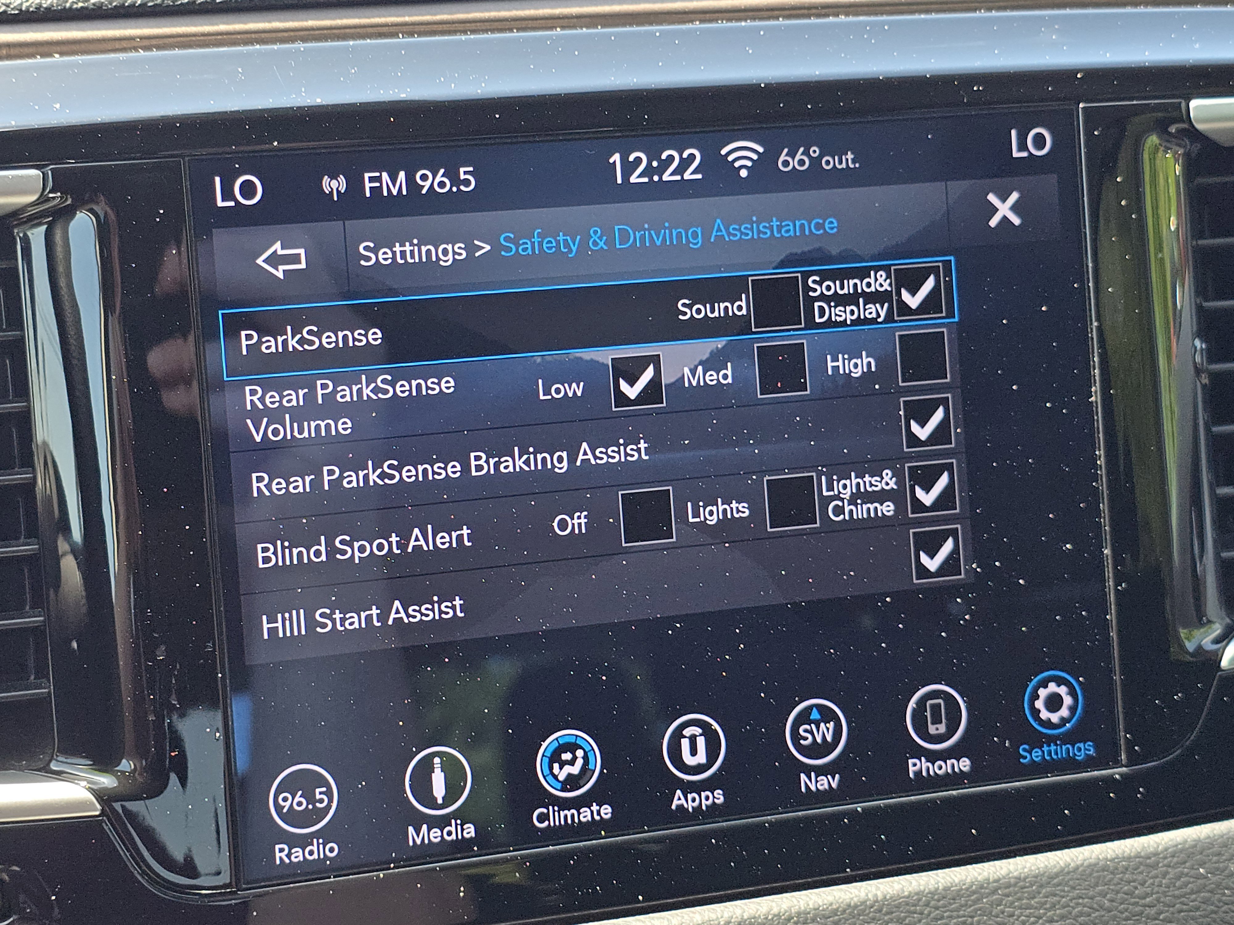 Used 2019 Chrysler Pacifica Touring Plus w/ Tire & Wheel Group FWD image 32