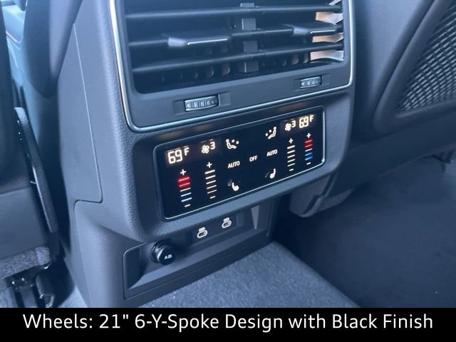 New 2026 Audi SQ7 Premium Plus image 28