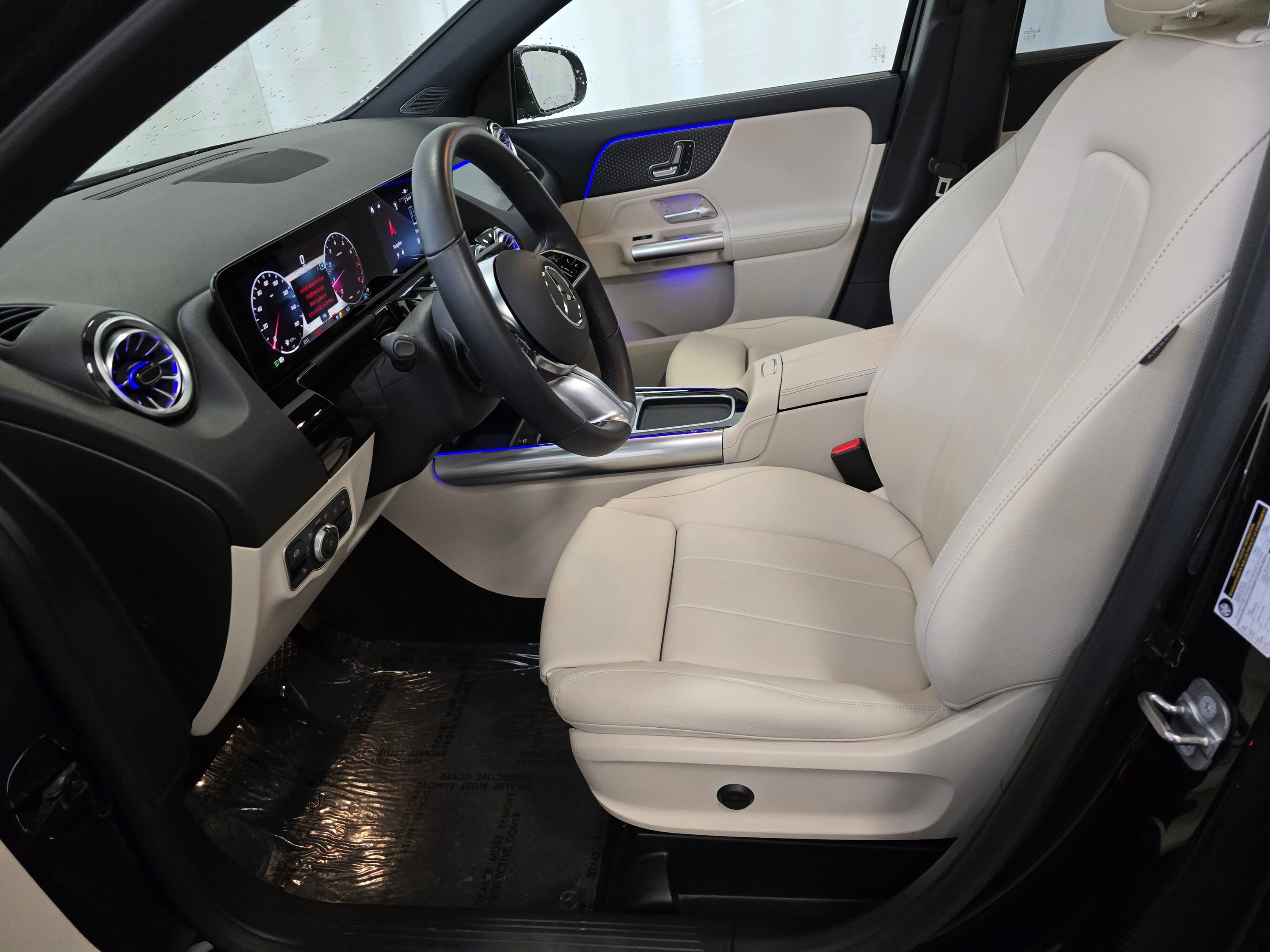 Used 2025 Mercedes-Benz GLA 250 4MATIC image 13