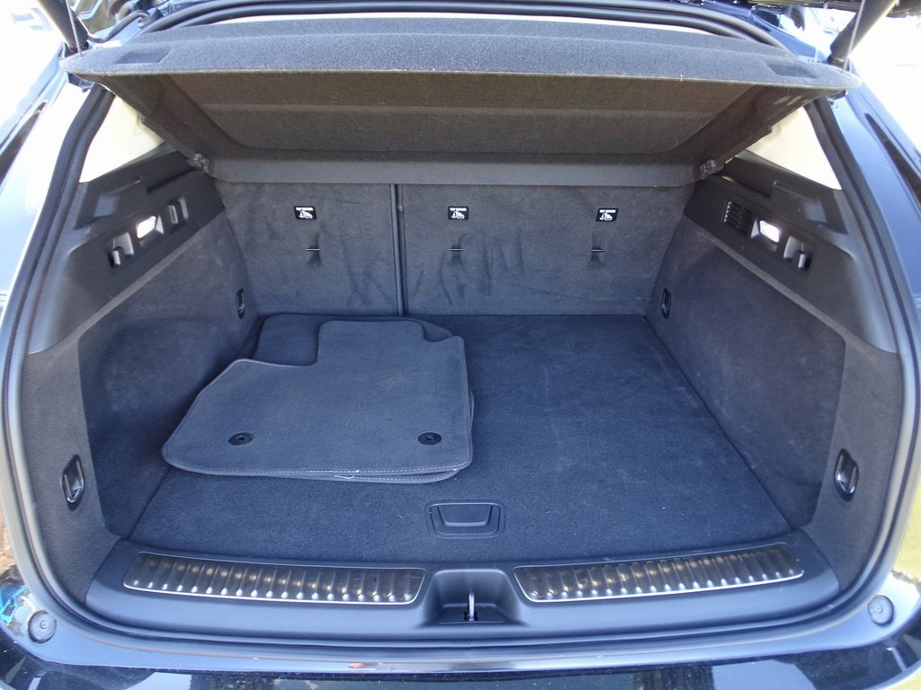 Used 2021 Buick Envision Essence w/ Technology Package I image 9