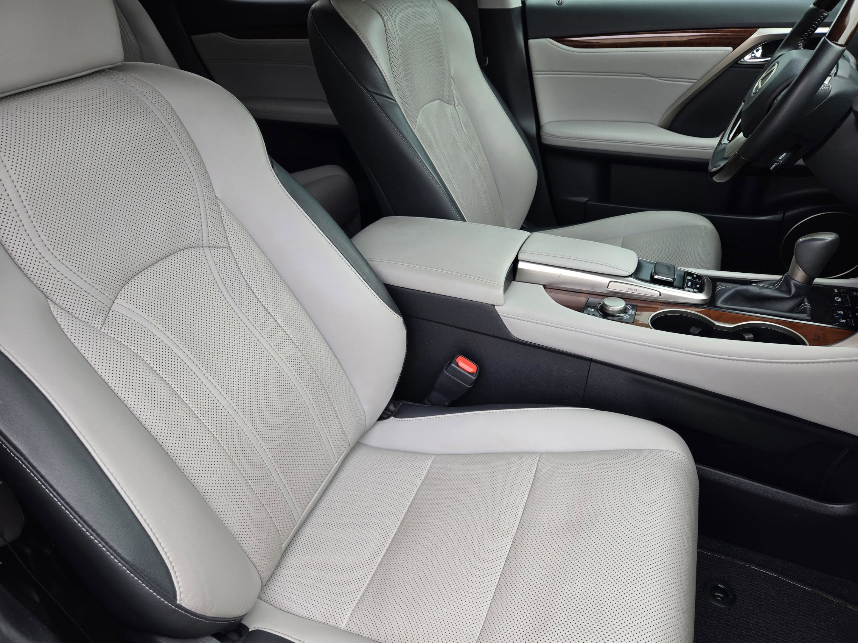 Used 2019 Lexus RX 350L FWD image 12