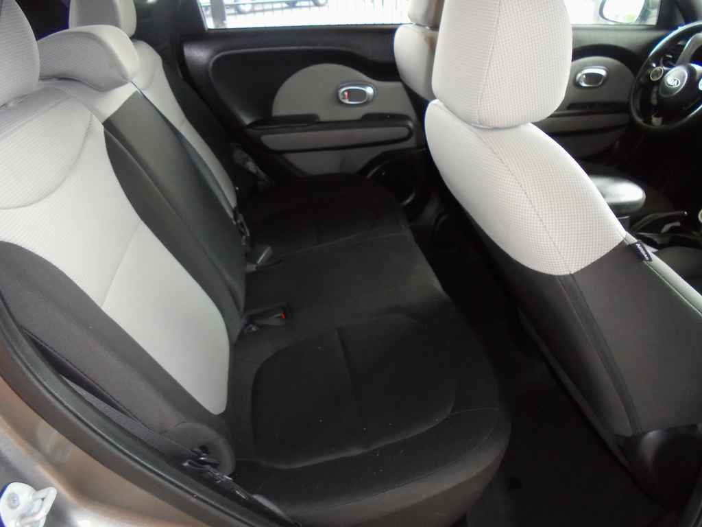 Used 2016 Kia Soul w/ Convenience Package FWD image 10