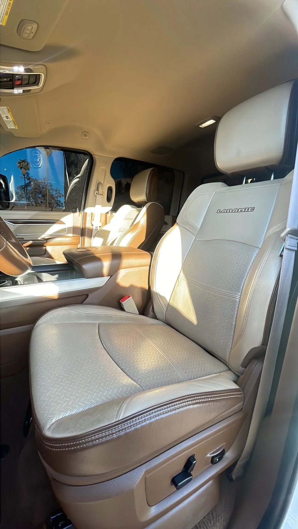 Used 2022 RAM 3500 Laramie image 14