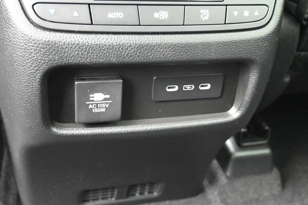 Used 2024 Honda Pilot TrailSport image 18
