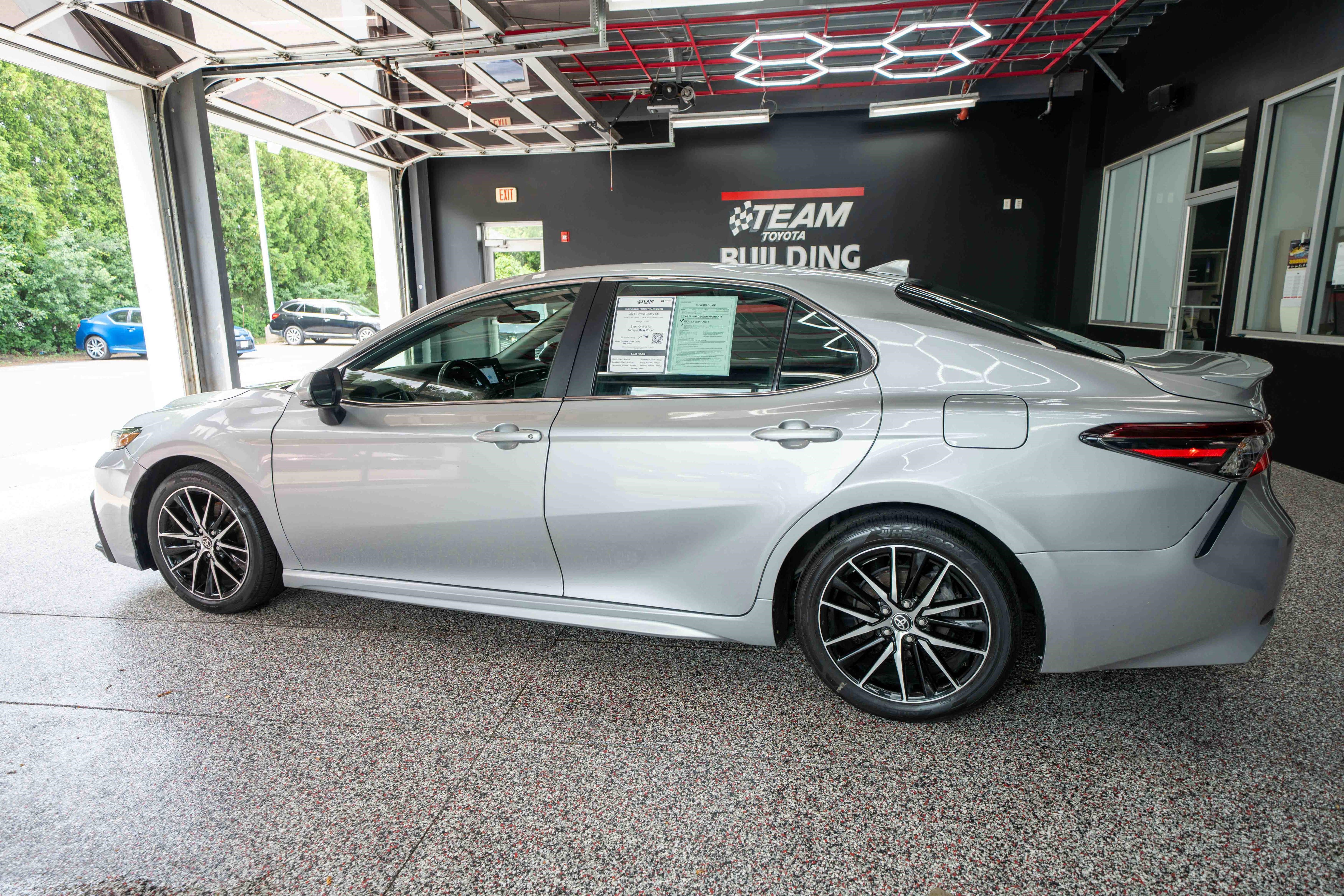 Used 2024 Toyota Camry SE w/ Cold Weather Package AWD/4WD image 2