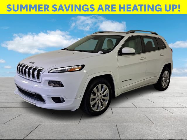 Used 2017 Jeep Cherokee Overland w/ Technology Group FWD image 4