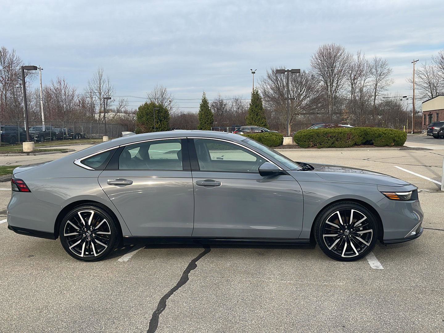 Used 2023 Honda Accord Touring image 4