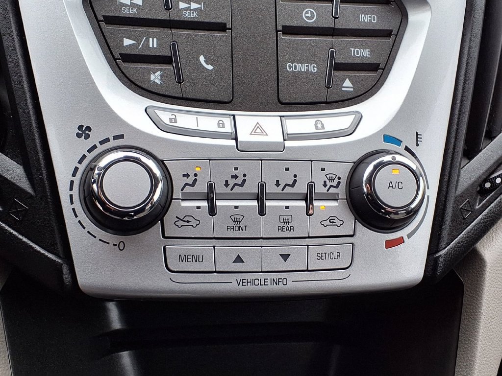 Used 2015 Chevrolet Equinox LT w/ Driver Convenience Package AWD/4WD image 22