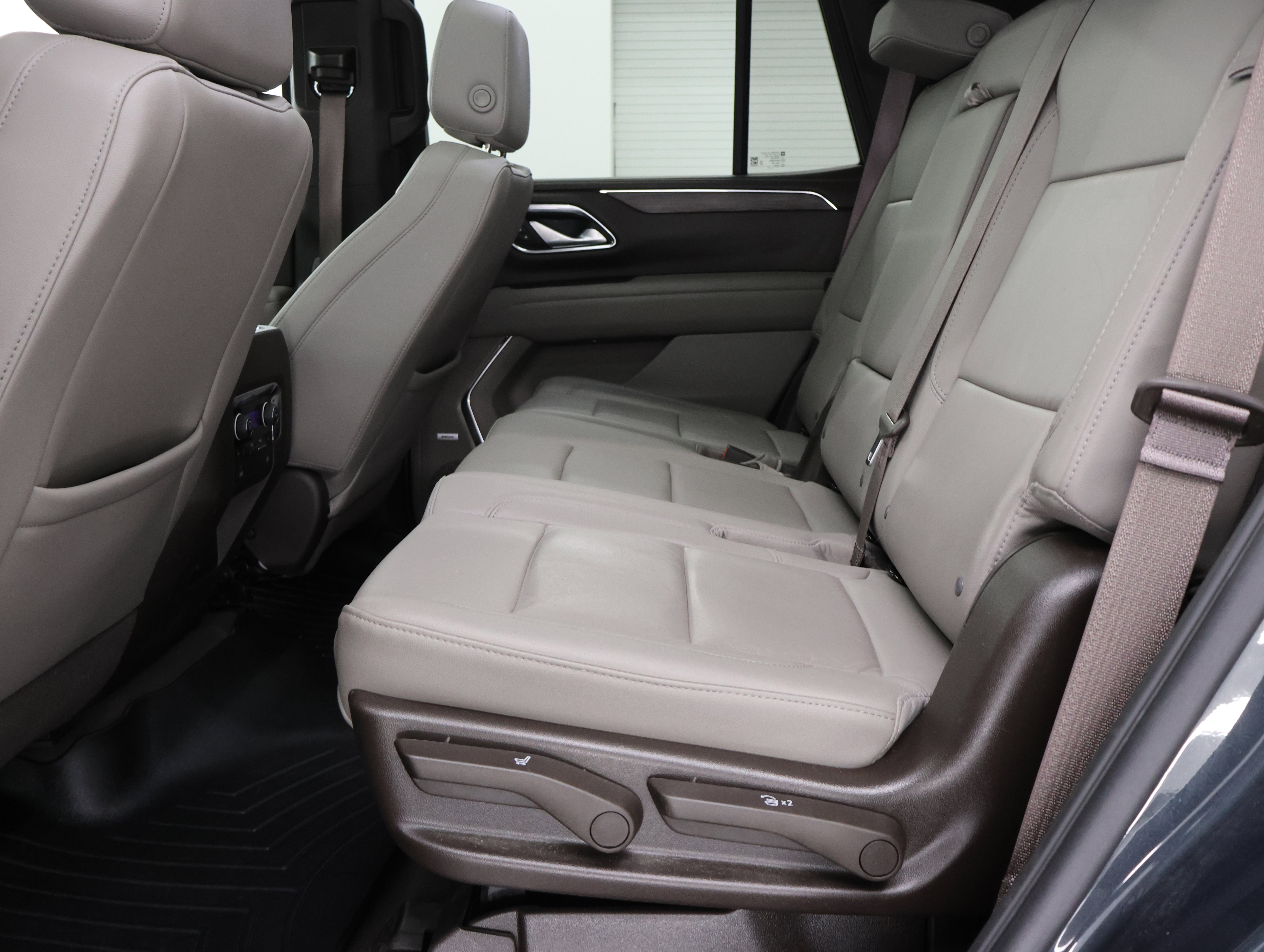 Used 2022 Chevrolet Tahoe Z71 w/ Z71 Off-Road Package image 43