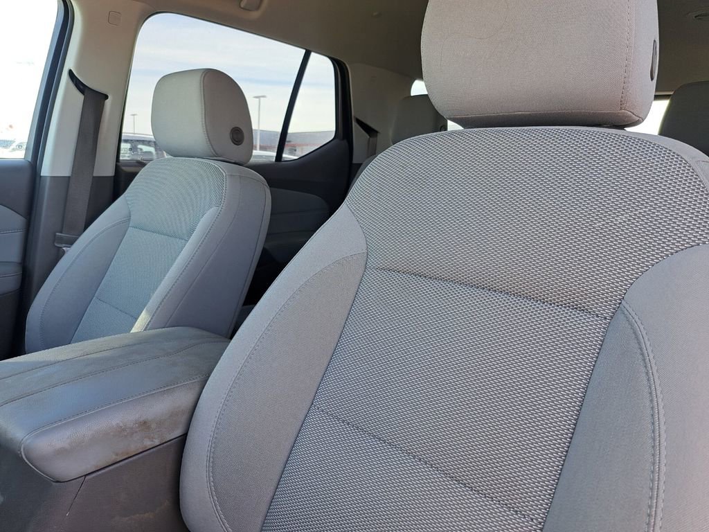 Used 2018 Chevrolet Traverse LT image 16
