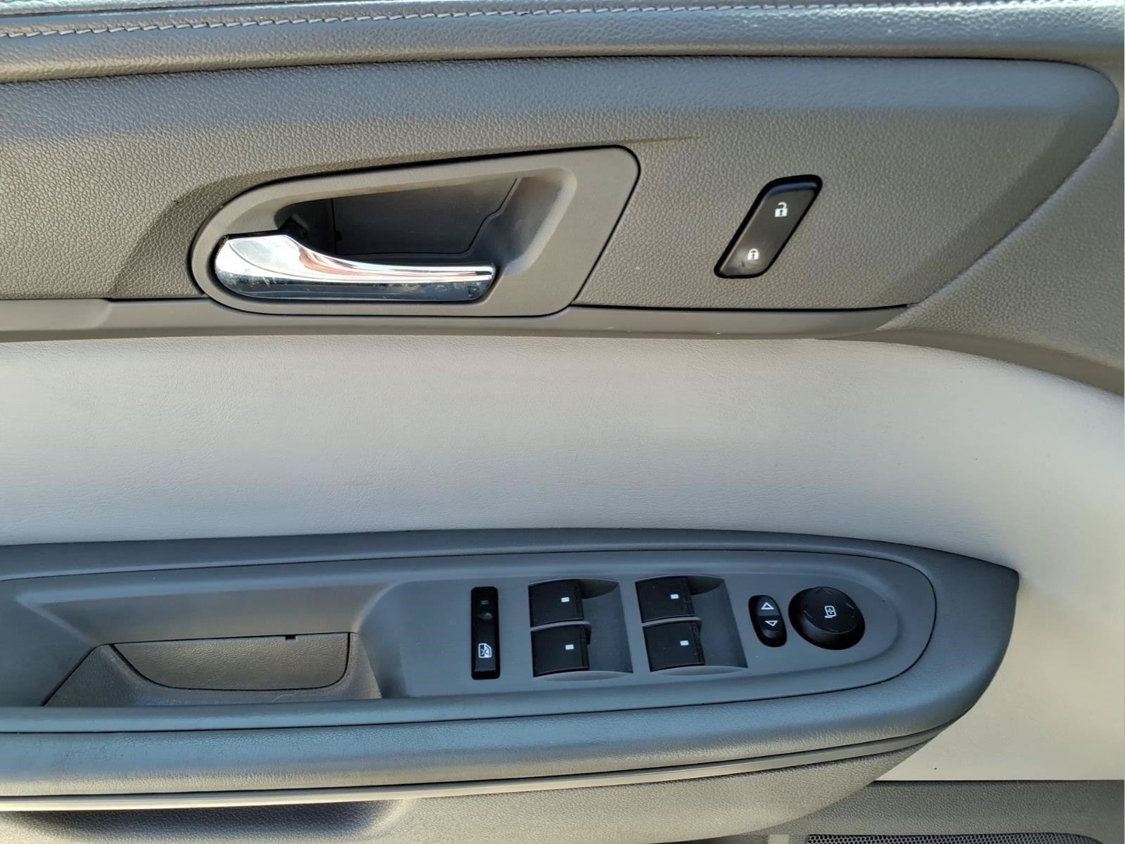 Used 2016 GMC Acadia SLE FWD image 19