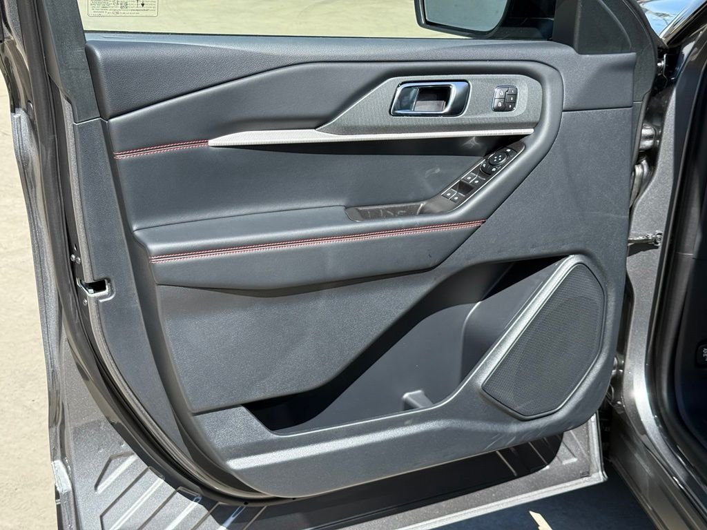 New 2026 Ford Explorer ST-Line w/ ST-Line Street Pack RWD image 14