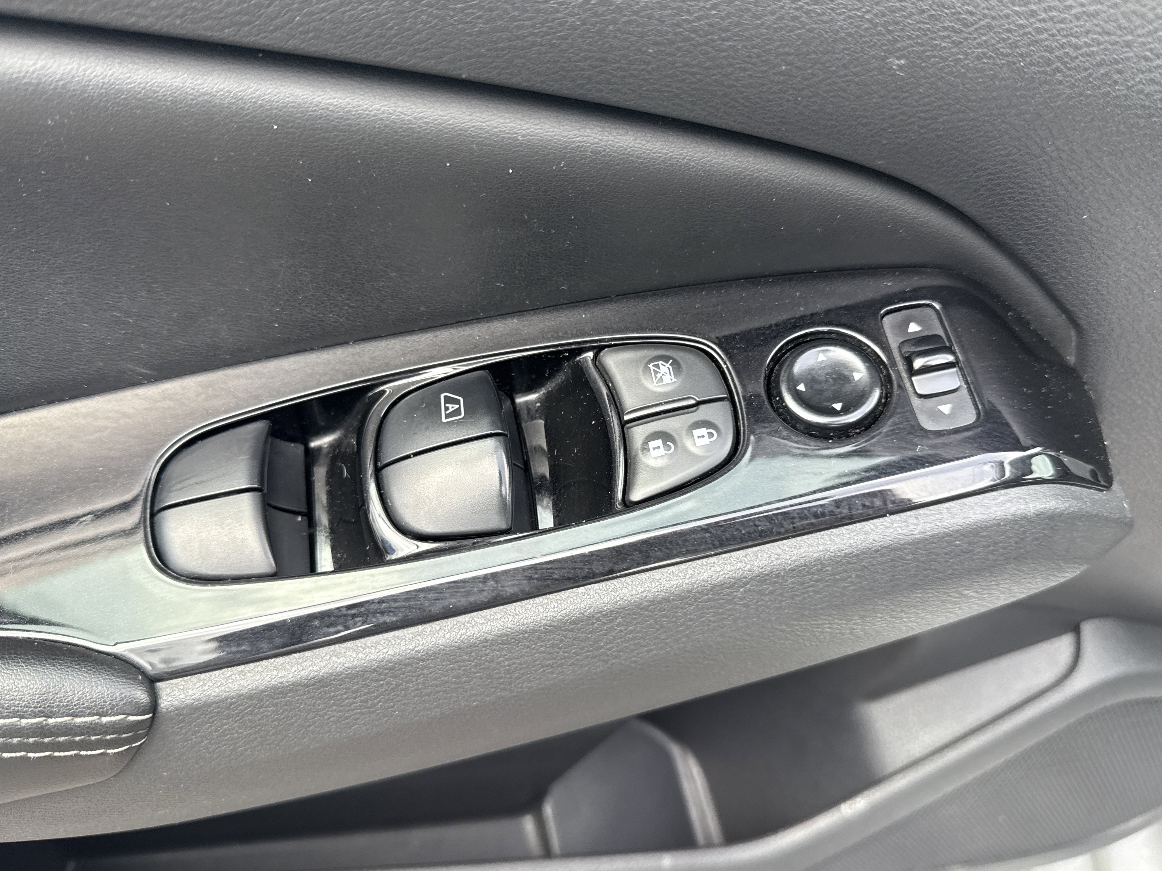 Used 2023 Nissan Altima 2.5 SV FWD image 17