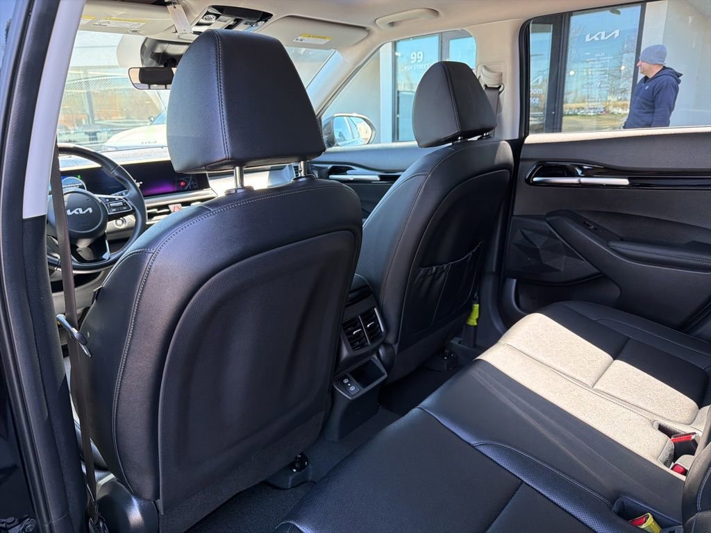 Used 2025 Kia Seltos EX w/ EX Sunroof Package image 17