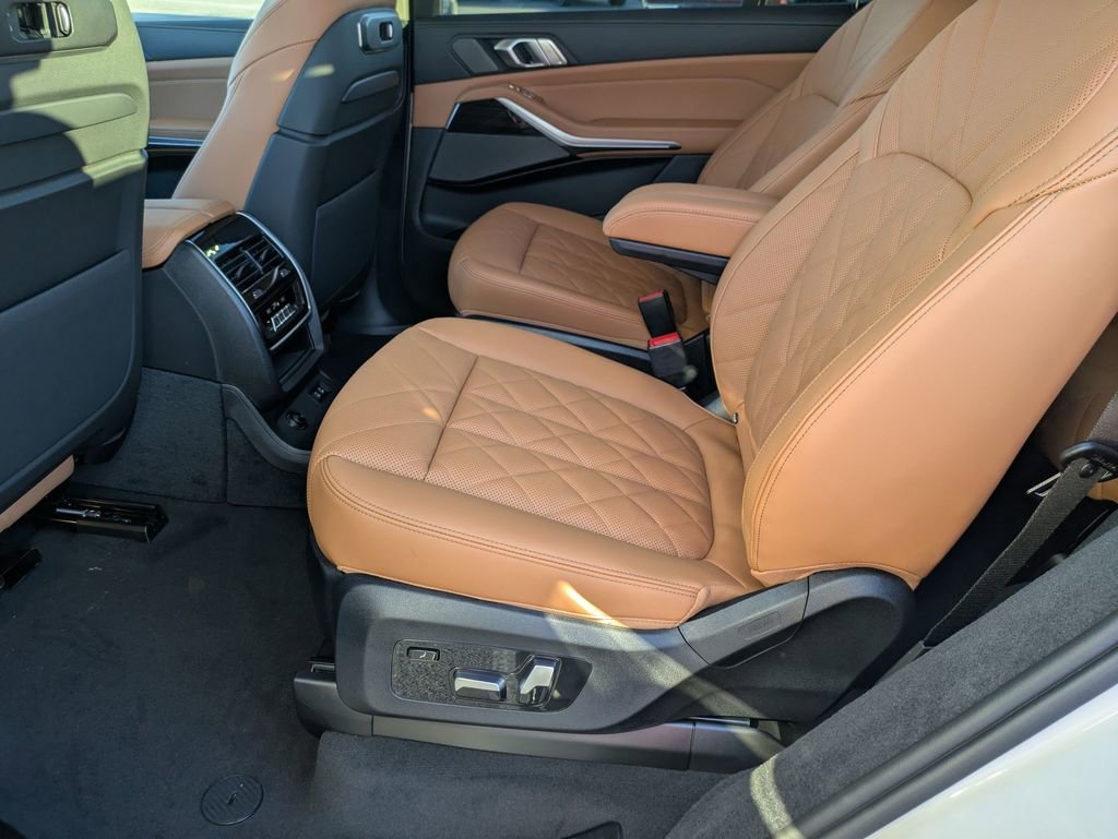 New 2026 BMW X7 xDrive40i AWD/4WD image 23