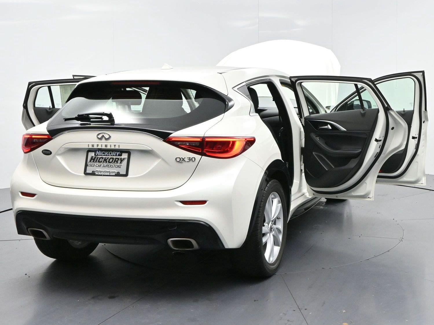 Used 2018 INFINITI QX30 FWD image 37