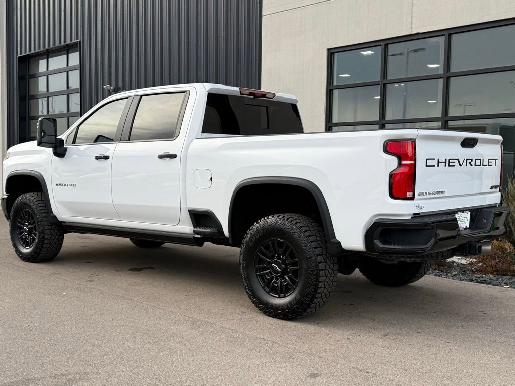 Used 2025 Chevrolet Silverado 2500 ZR2 w/ Technology Package image 6