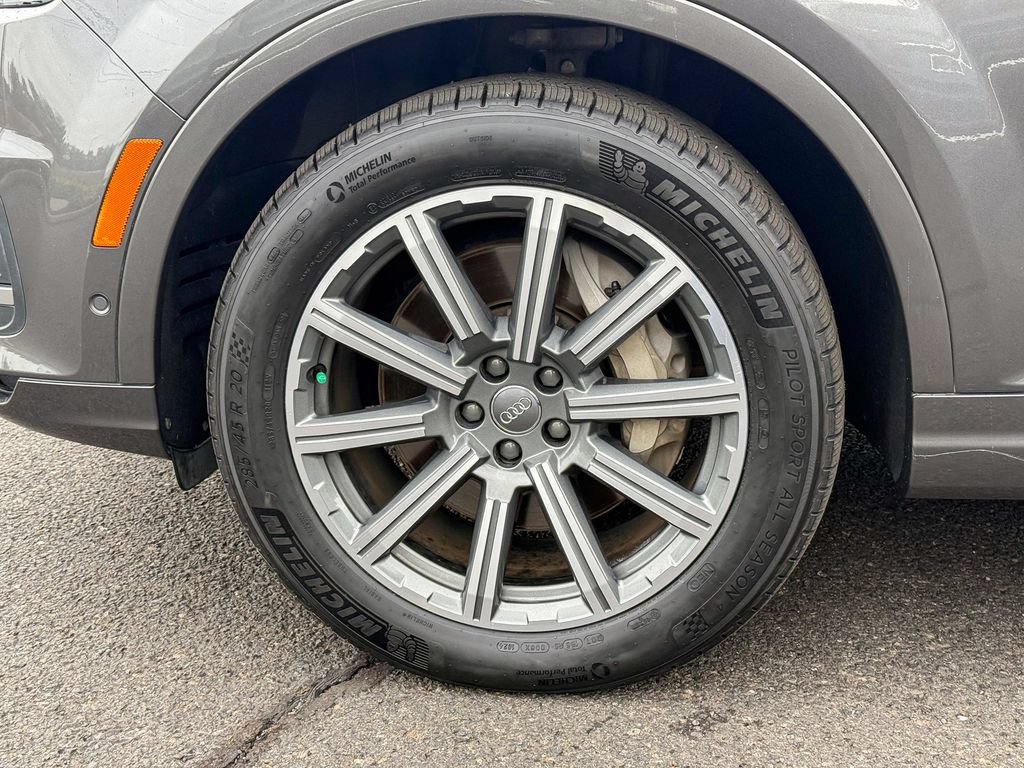 Used 2019 Audi Q7 3.0T Premium Plus w/ Premium Plus Package AWD/4WD image 11
