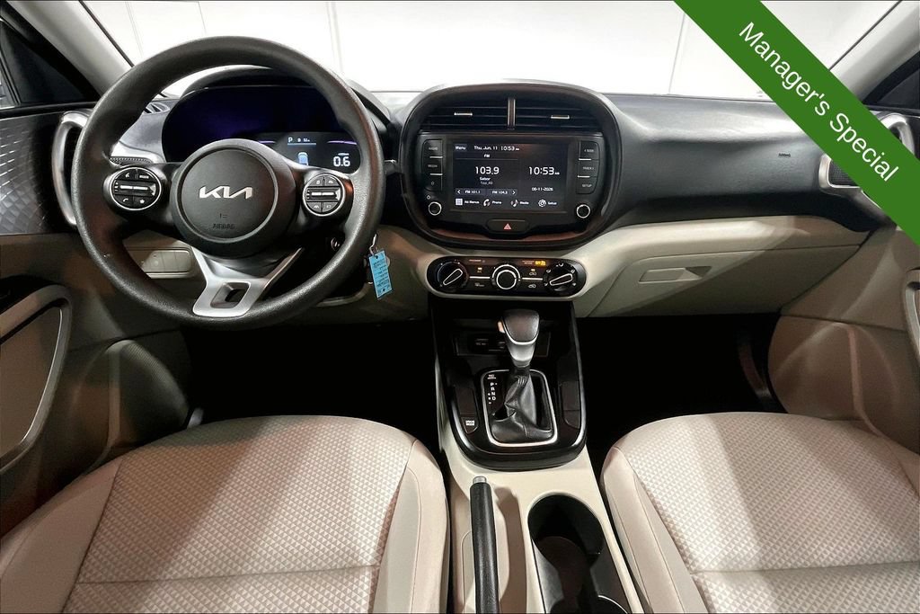 Used 2025 Kia Soul LX w/ LX Technology Package FWD image 18