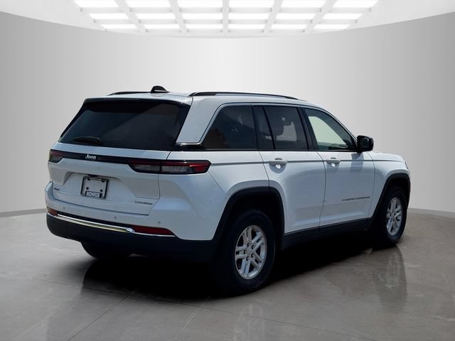 Certified 2024 Jeep Grand Cherokee Laredo AWD/4WD image 7