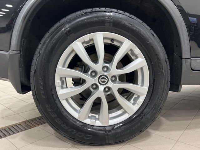 Used 2018 Nissan Rogue SV w/ Premium Package AWD/4WD image 25