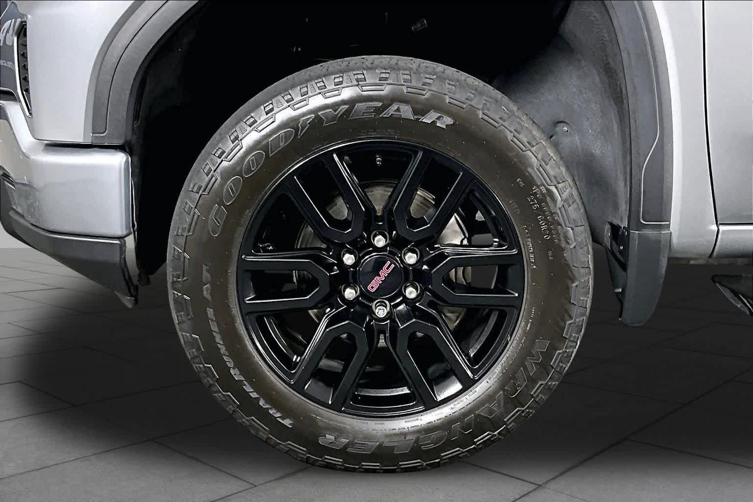 Used 2024 GMC Sierra 1500 Elevation RWD image 10