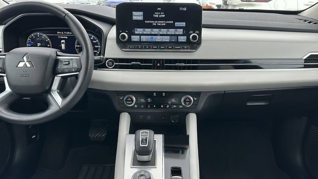 Used 2024 Mitsubishi Outlander SEL image 11