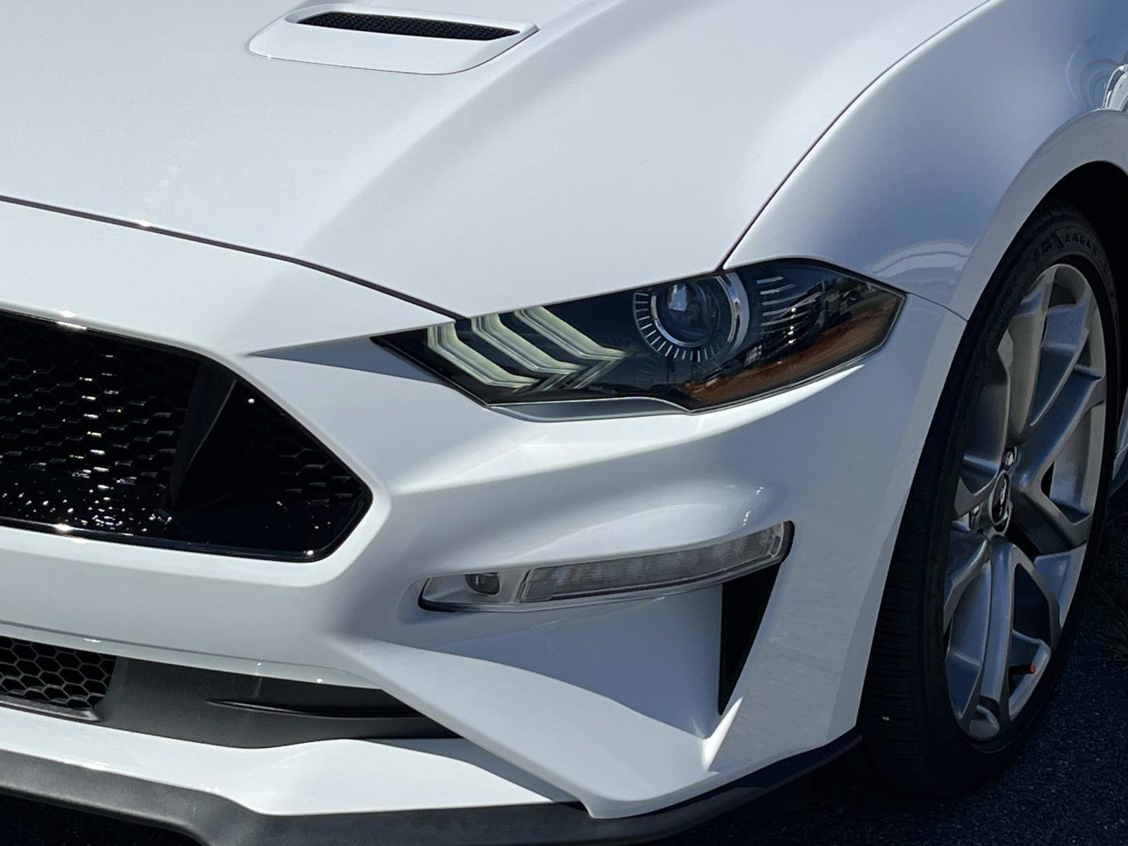 Used 2022 Ford Mustang GT Premium w/ Equipment Group 401A RWD image 11