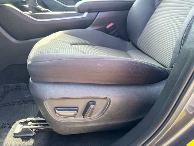 Used 2024 Toyota Highlander LE image 55