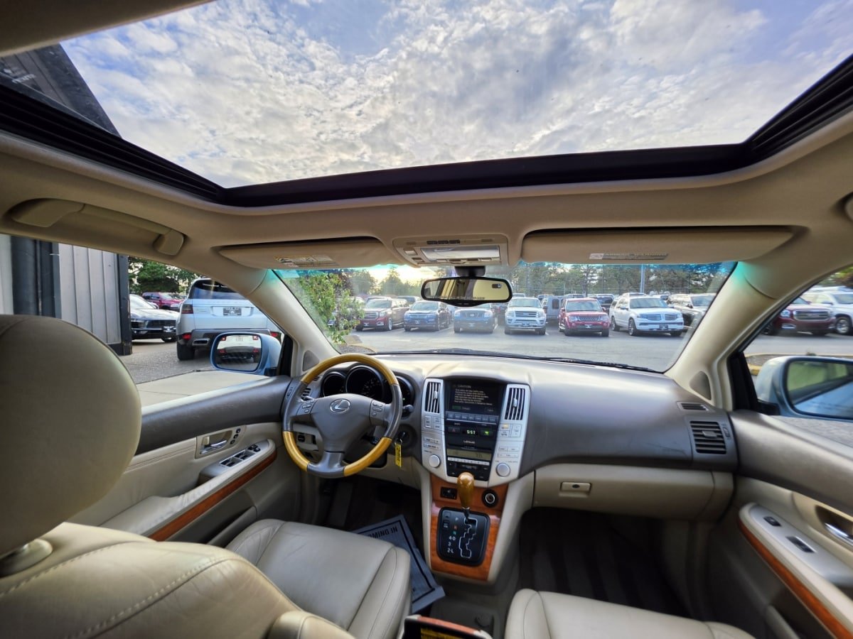 Used 2006 Lexus RX 330 w/ Premium Plus Pkg FWD image 12