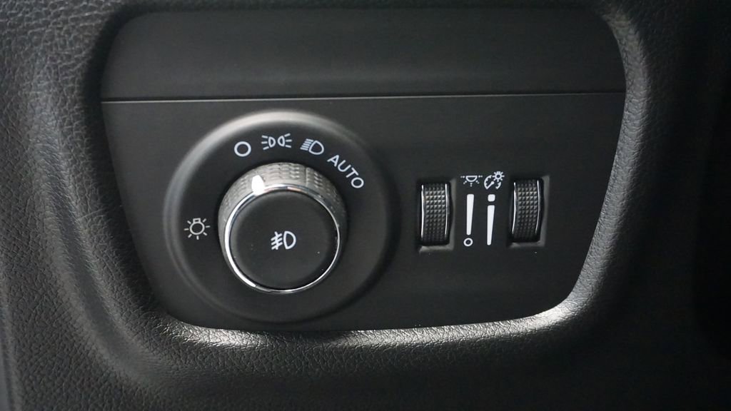 New 2026 Jeep Grand Cherokee Limited image 28