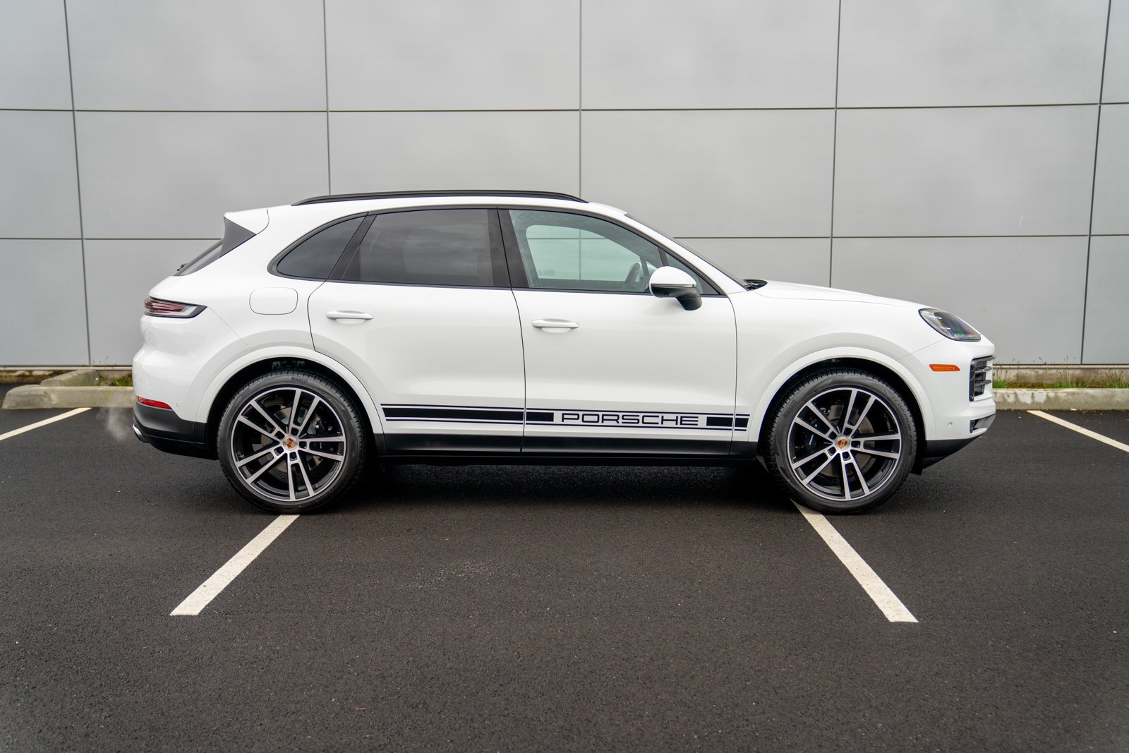 Certified 2026 Porsche Cayenne AWD/4WD image 8