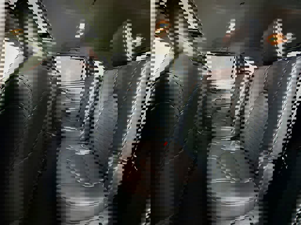 Used 2023 Toyota Highlander XLE image 14