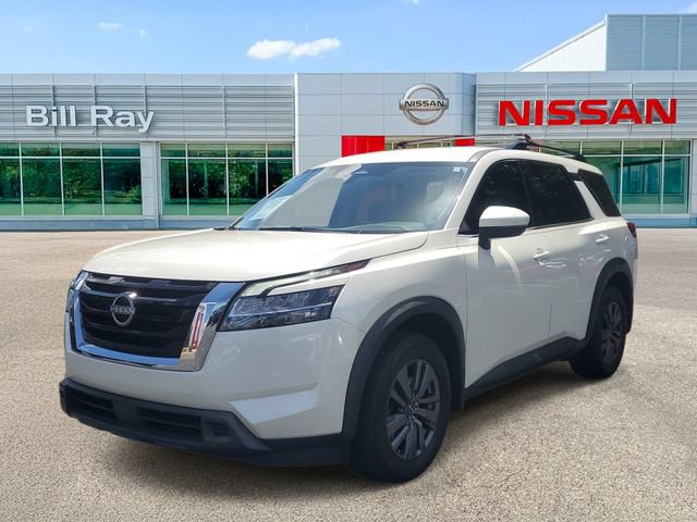 Used 2022 Nissan Pathfinder SV FWD image 2