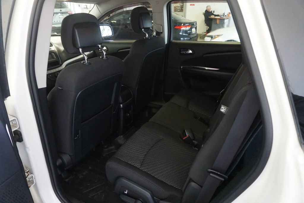 Used 2017 Dodge Journey SXT w/ Comfort/Convenience Group AWD/4WD image 16