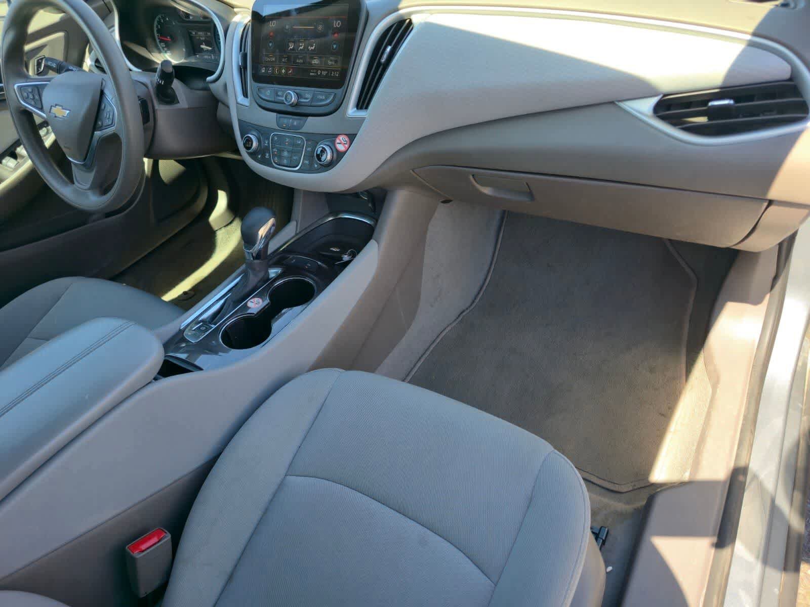 Used 2025 Chevrolet Malibu LT image 12