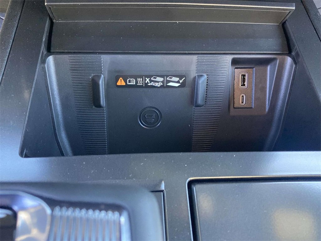 New 2026 GMC Hummer EV SUV w/ LPO, Dark Essentials Package image 22