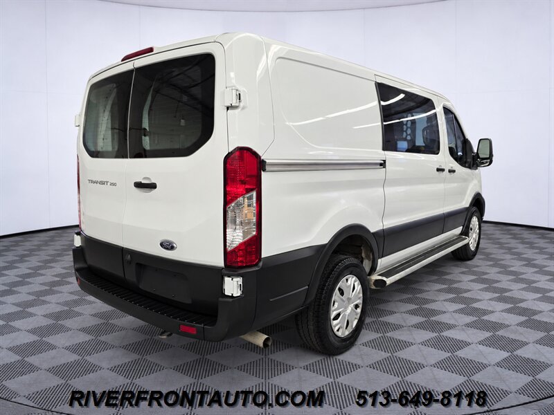 Used 2025 Ford Transit 250 Low Roof w/ Exterior Upgrade Package RWD image 4