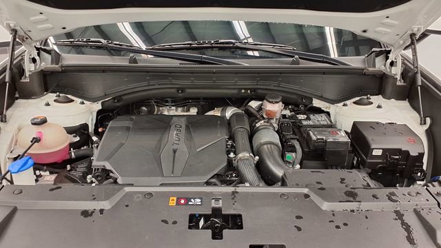 Used 2024 Hyundai Santa Fe Limited image 38