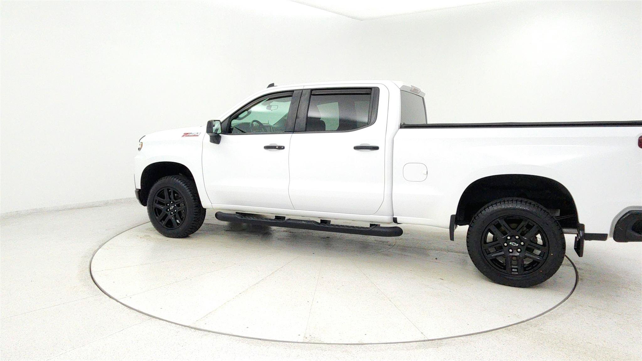 Used 2021 Chevrolet Silverado 1500 LT Trail Boss w/ Bed Protection Package AWD/4WD image 3