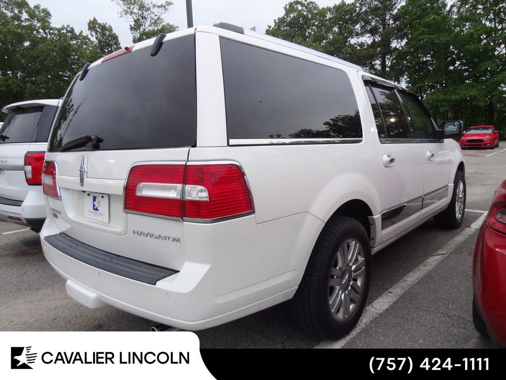 Used 2012 Lincoln Navigator L 2WD image 7